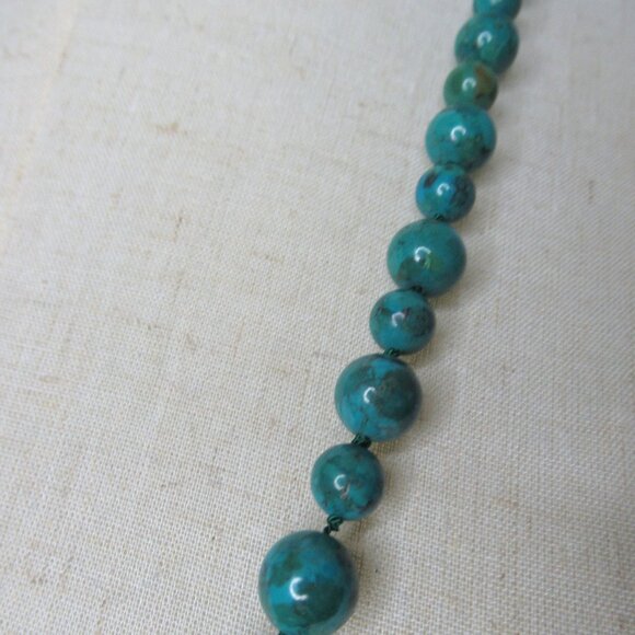Hand Knotted Turquoise bead necklace - Picture 4 of 11